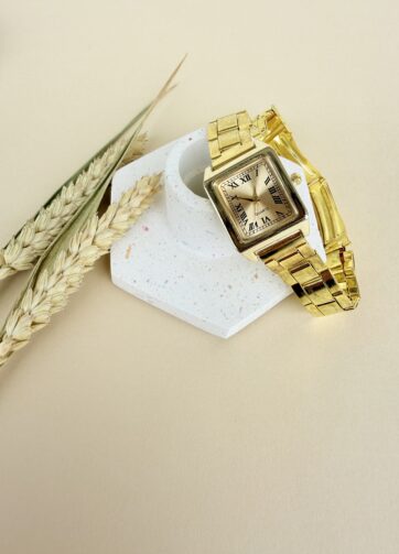 Golden Elegance Timepiece