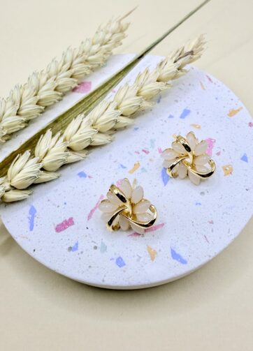 Petal Knot Studs Earrings