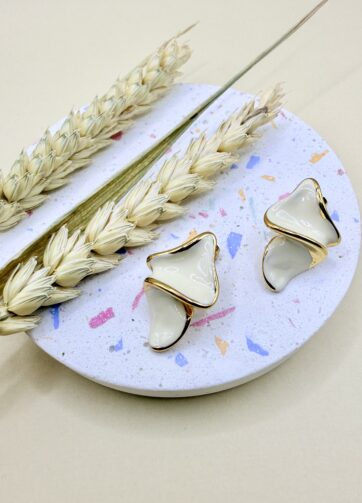 Quiet Wave Studs Earrings