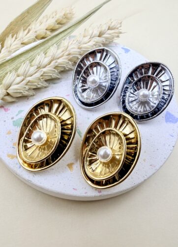 Oval Ray Pearl Studs